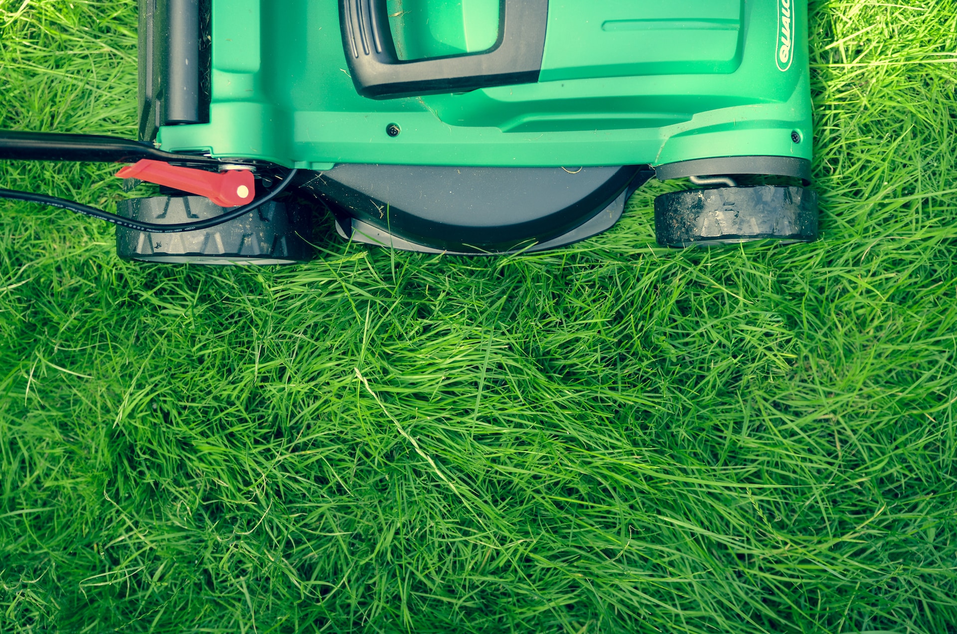Mastering the Art of Lawn Mowing: Your Path to a Perfectly Manicured Yard